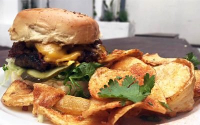 El local en San Telmo que junta fanáticos con sus empanadas y salsas curiosas